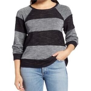 Everleigh Women’s Black and Grey Long Sleeve Striped Sweater Size L